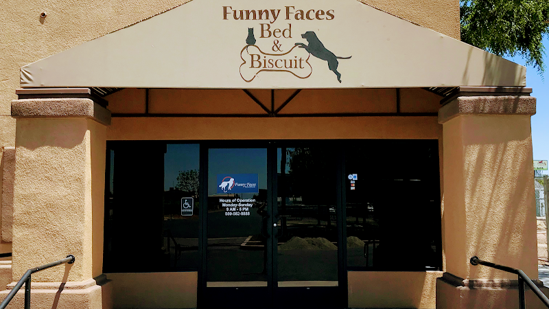 Pet boarding service Funny Faces Bed & Biscuit Fresno
