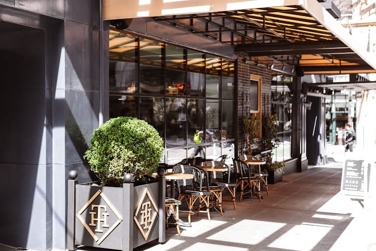 Pet boarding service Hotel Theodore Seattle