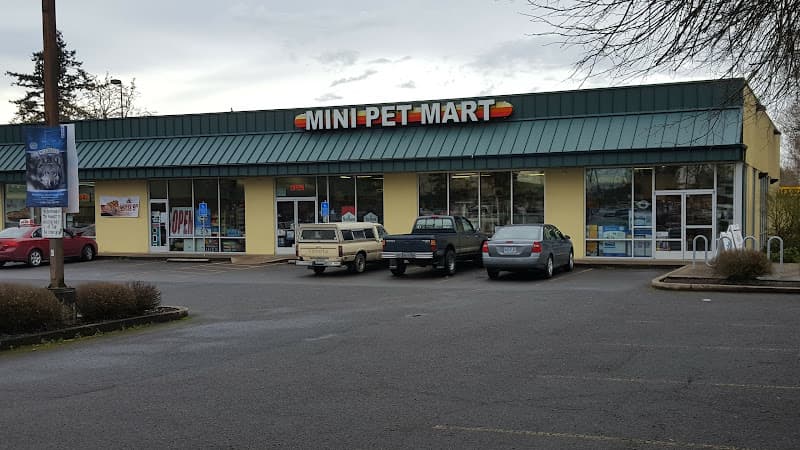 Pet boarding service Mini Pet Mart Eugene