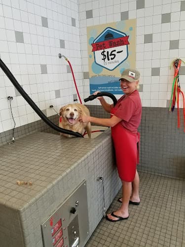 Pet boarding service Pet Food Express Berkeley