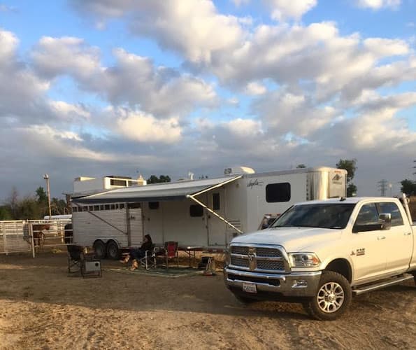 Pet boarding service Rancho Rio Equestrian Center Bakersfield