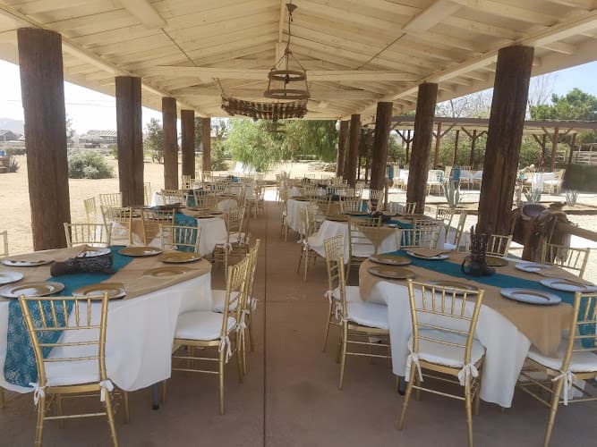 Pet boarding service White Mountain Ranch and Resort Jurupa Valley