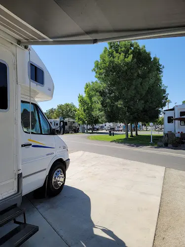 Dog Park A Country RV Park Bakersfield