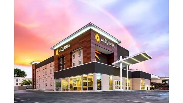 Pet boarding service La Quinta Inn & Suites by Wyndham Spokane Downtown Spokane