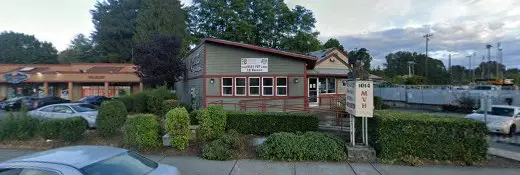 Pet vet Larson Sanford DVM Kent