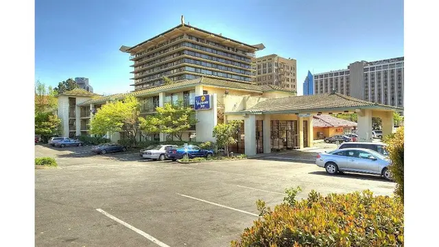 Pet boarding service Vagabond Inn Executive - Sacramento (Old Town) Sacramento