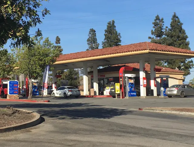 Pet boarding service Circle K Moreno Valley