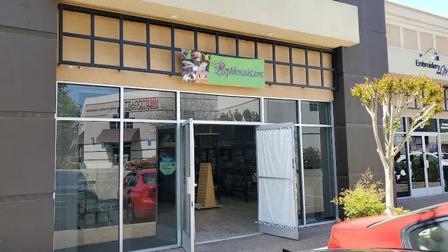 Pet boarding service Reptilemania Livermore