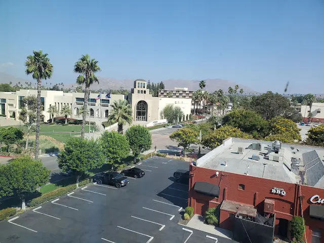 Dog day care center Hyatt Place Riverside/Downtown Riverside
