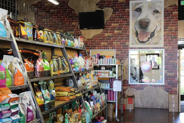Pet vet Ben's Barketplace Roseville