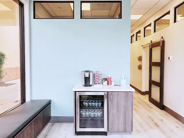 Pet vet Torrey Highlands Pet Health Care Center San Diego