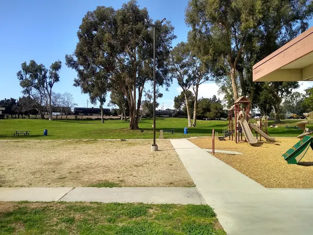 Dog Park El Nido Park & RC TRACK Carson