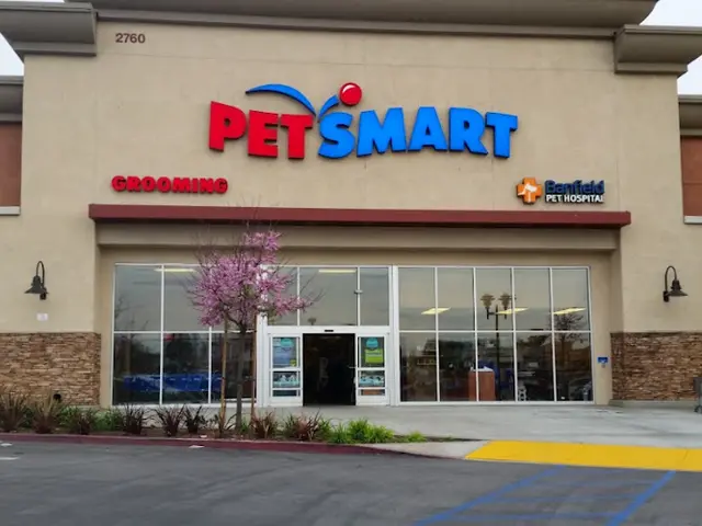 Pet boarding service PetSmart Inglewood