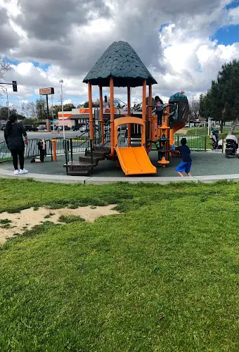 Dog Park Yvonne Burke-John D. Ham Park South Gate