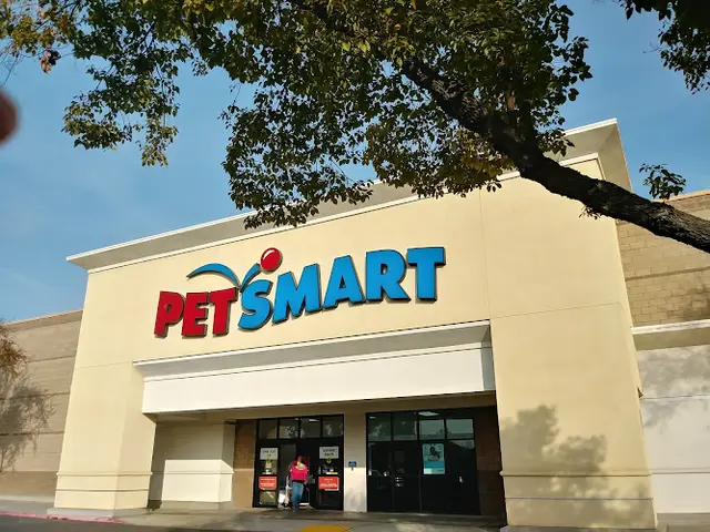 Pet boarding service PetSmart Fresno