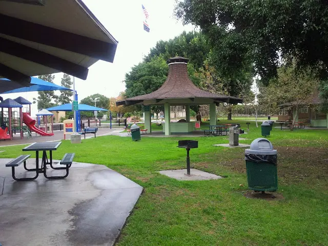 Dog Park Veterans Memorial Park South Gate