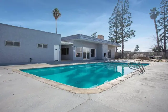 Dog Park Smoke Tree Mobile Estates Bakersfield