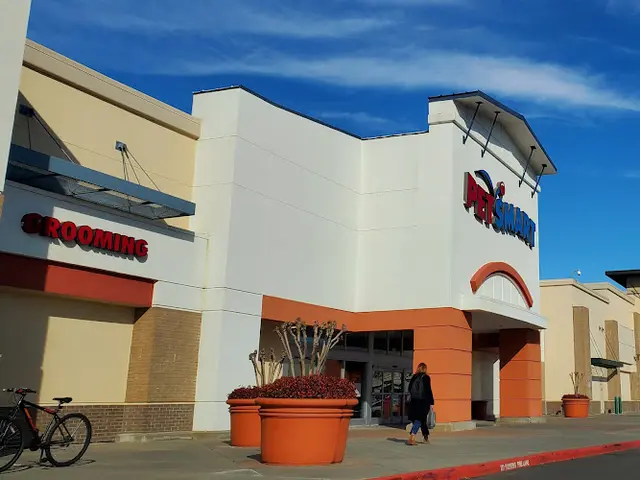 Dog trainer PetSmart Elk Grove