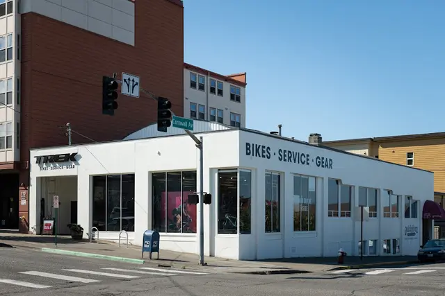 Dog trainer Trek Bicycle Bellingham Bellingham