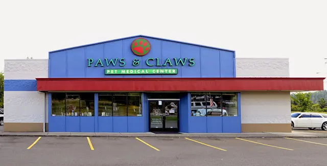 Pet vet Paws & Claws Pet Medical Center Gresham