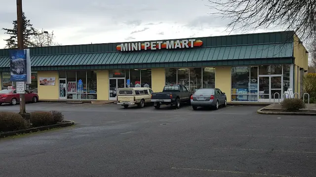 Pet boarding service Mini Pet Mart Eugene