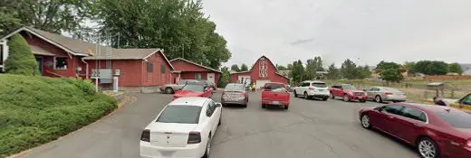 Pet vet Selah Veterinary Hospital: Yeary Jess DVM Yakima