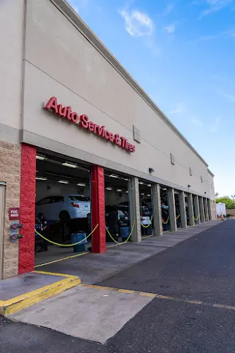 Dog walker Pep Boys Santa Ana