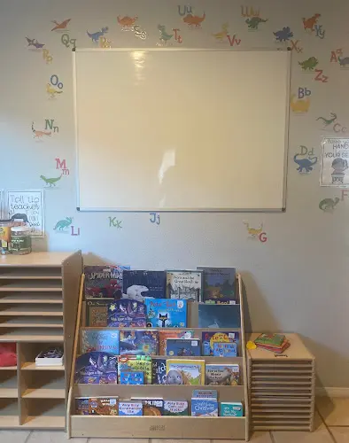 Dog day care center Dogie's Dinosaur Daycare Lancaster