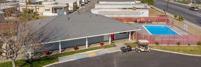 Dog Park Smoke Tree RV Park Bakersfield