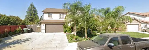 Dog walker Liz Day Care in Visalia Visalia