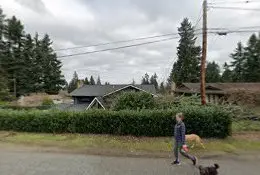 Dog trainer DogKnows Training Everett