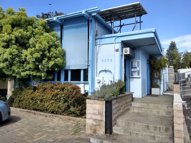 Pet vet Oakland Veterinary Hospital Oakland