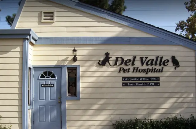 Pet boarding service Del Valle Pet Hospital Livermore