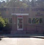 Pet vet Wayfarer Veterinary Hospital Glendale