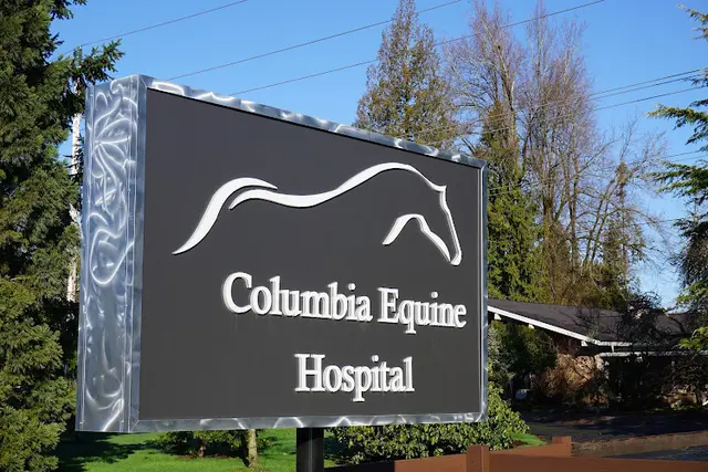 Pet vet Columbia Equine Hospital Gresham