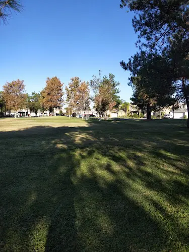 Dog walker Parque Amistad Moreno Valley