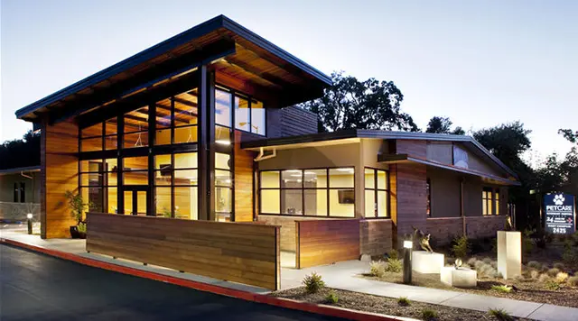 Pet vet VCA PetCare East Veterinary Hospital Santa Rosa