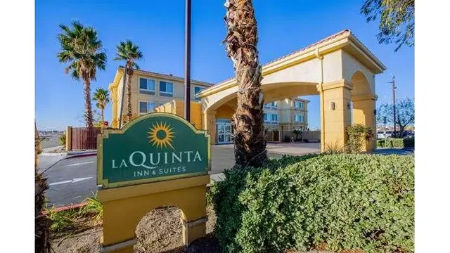 Pet boarding service La Quinta Inn & Suites by Wyndham Hesperia Victorville Hesperia
