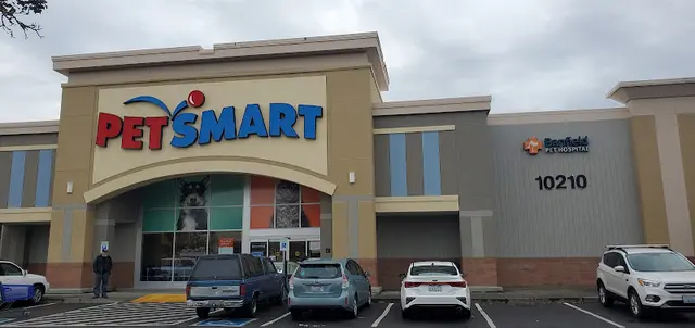 Dog trainer PetSmart Dog Training Tacoma