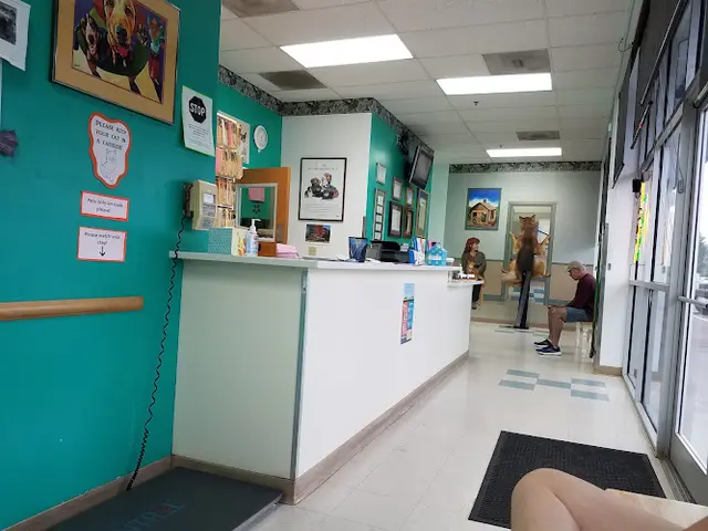 Pet vet Three Creeks Urgent Care Clinic, A Thrive Pet Healthcare Partner Vancouver