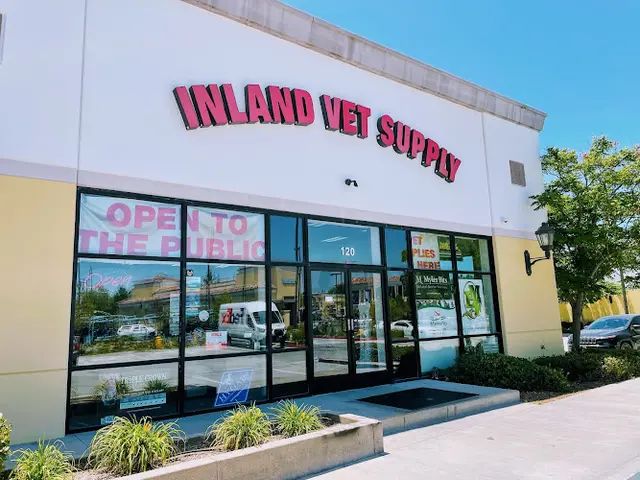 Pet boarding service Inland Vet Supply Temecula