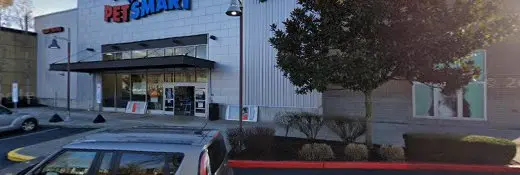 Dog day care center PetSmart Grooming Renton