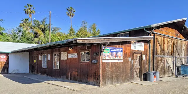 Pet boarding service La Cumbre Feed-Roeser Milling Santa Barbara