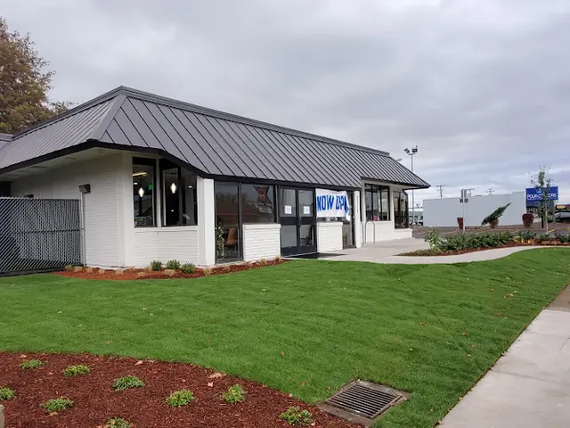 Pet vet Four Corners Veterinary Clinic Eugene