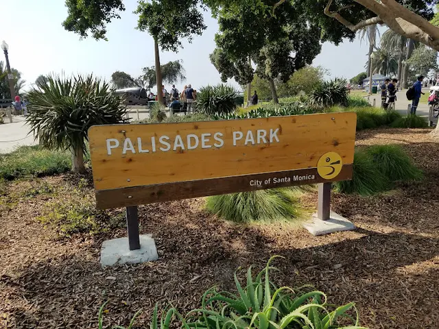 Dog Park Palisades Park Santa Monica