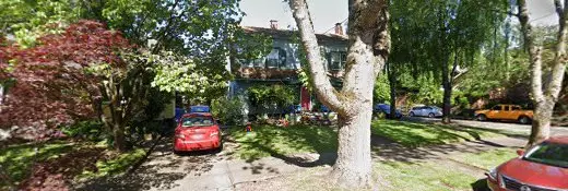 Dog walker SandyPDX Dog Sitting in a Real Home Portland