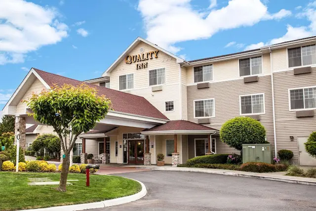 Rescue & Shelter Quality Inn & Suites Federal Way - Seattle Federal Way