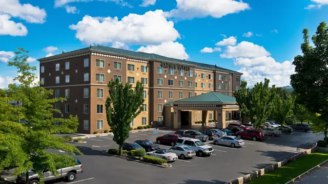 Pet boarding service Oxford Suites Spokane Spokane