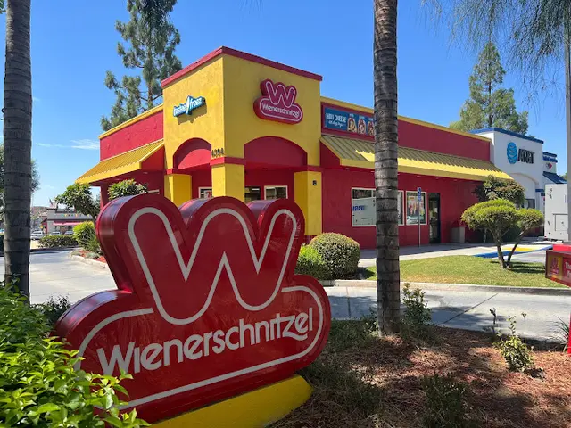 Dog walker Wienerschnitzel San Bernardino